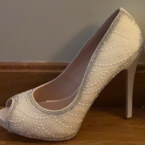 De Blossom Collection Shoes - De blossom white high heels with pearl rhinestone